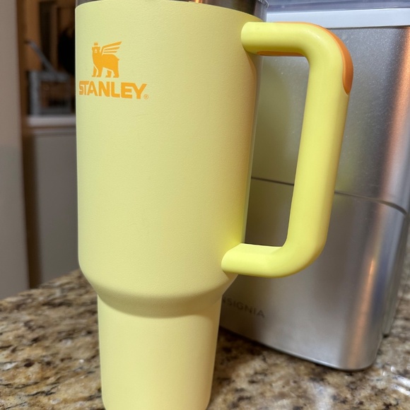 Stanley the quencher H2.0 tumbler 40oz color sunshine /**S2** - Picture 2 of 8